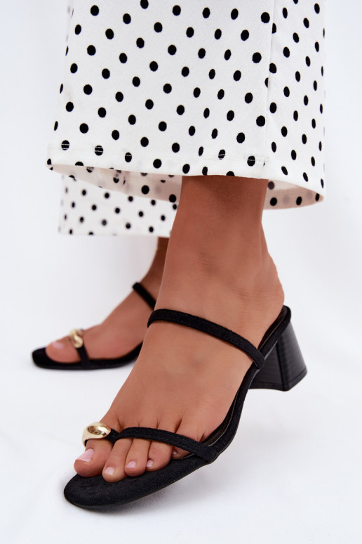 Dames slippers met hakken en gouden details in zwarte kleur Verbena