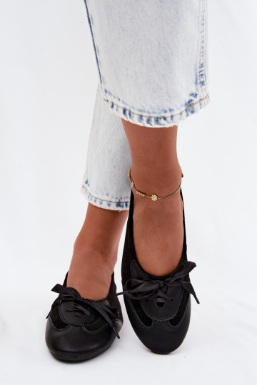 Zwarte sportieve ballerina's met stijlvolle details Peonia 2
