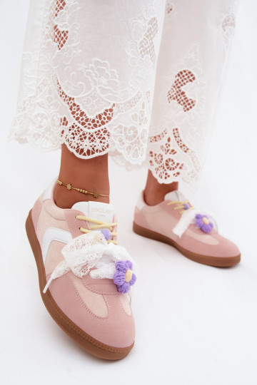 Damesneakers met fancy bloemen en een strik in roze Coastelle
