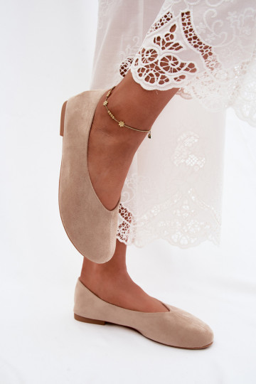 Sandkleurige ballerina's van faux suede Camdena