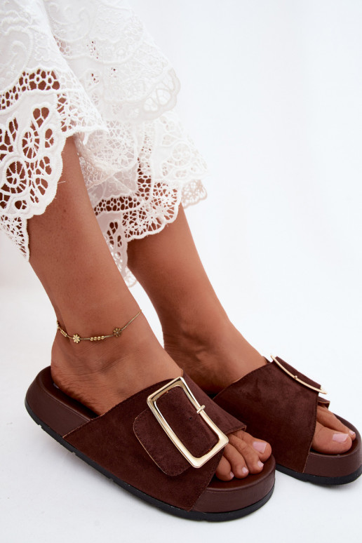 CzekoladoĮe dames slippers met gouden gespen en platform van faux suede Coralora