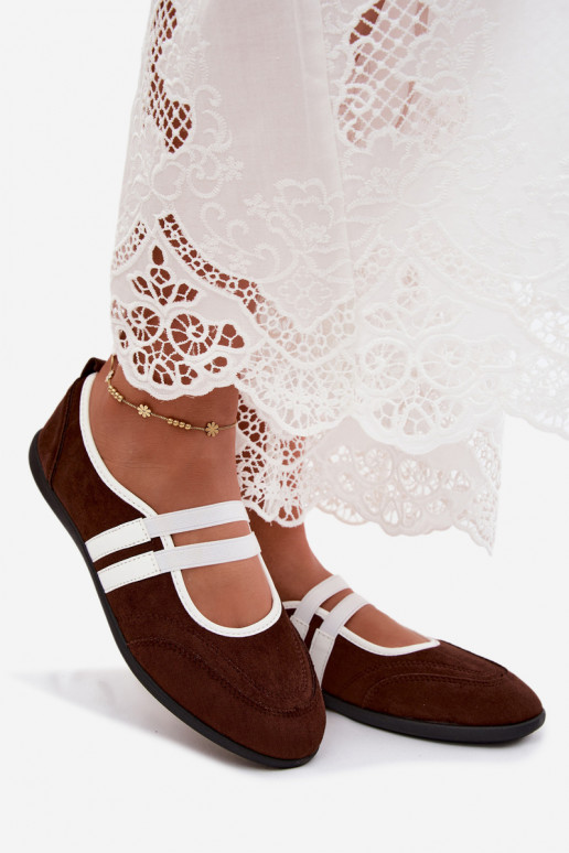 Chocoladekleurige sportieve ballerina's met elastische bandjes Donatella