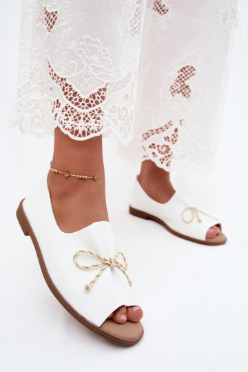 Witte dames sandalen met decoratieve veters en glanzende afwerking van faux leather Coltrania 2