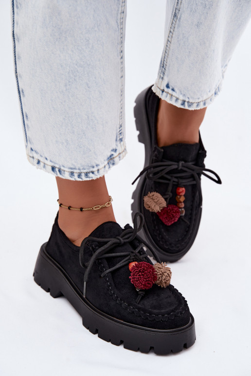 Schoenen met mooie details van faux suede in zwart Melonia