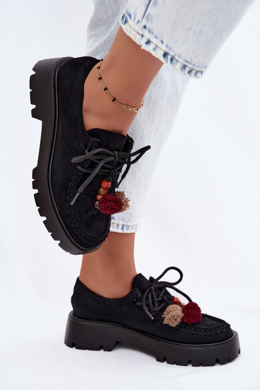 Schoenen met mooie details van faux suede in zwart Melonia