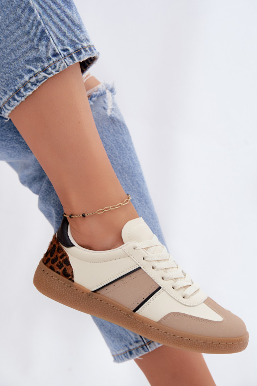 Sneakers van faux leather in zand Corelle