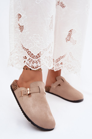 Dames klompen met gespen in zandkleur faux suede Glamora