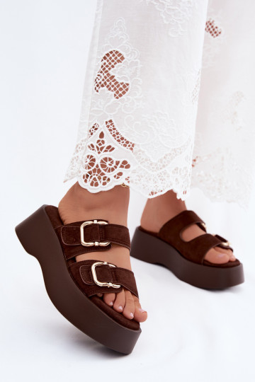 Dames klompen met platform en gespen in chocolade kleur faux suede Hazelia