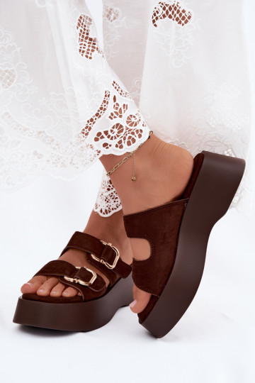 Dames klompen met platform en gespen in chocolade kleur faux suede Hazelia 2