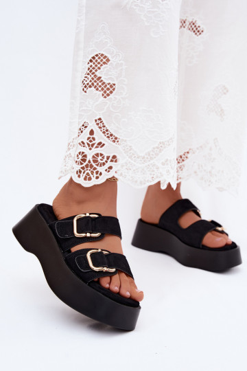 Dames klompen met platform en gespen in zwarte kleur faux suede Hazelia 2