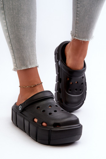 Lichte dames platform slippers in zwart Itubia