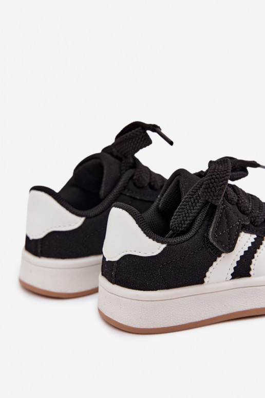 Kindersneakers met klittenband sluitingen van faux leather in zwarte kleur Zoya