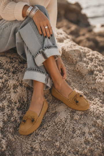 Dames mocassins met strikken en franjes van faux suede in bruine kleur Bluebell