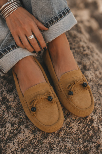 Dames mocassins met strikken en franjes van faux suede in bruine kleur Bluebell 2