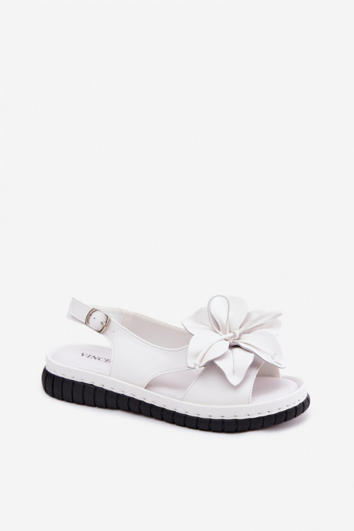 Witte dames sandalen met decoratieve ringen Vinceza 66917
