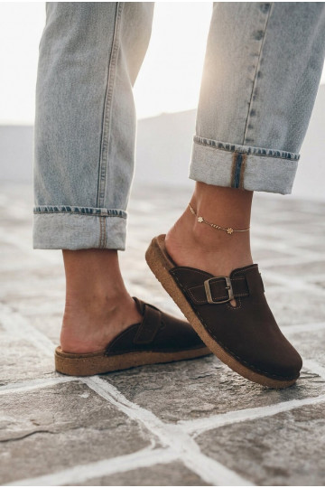 Slippers met gespen Inblu, chocoladekleur