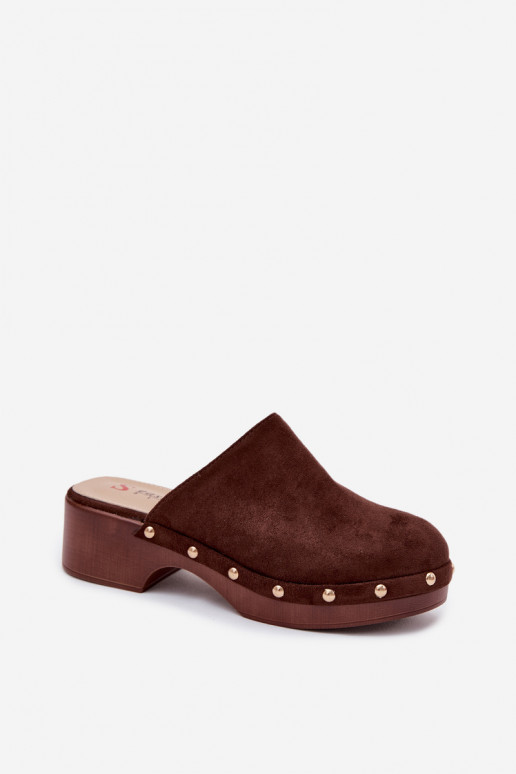 Damesklompen van faux suede in goud met studs Cherryelle