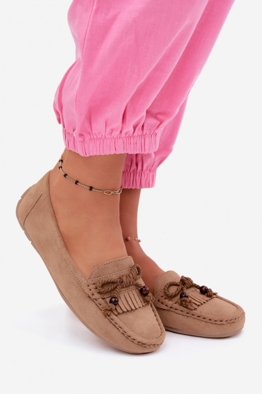 Dames platte loafers met strikken en kwastiki van faux suede zandkleur Bluebell