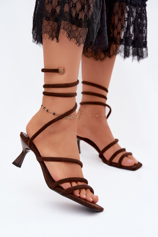 Dames sandalen met hakken en bandjes chocolade Samara