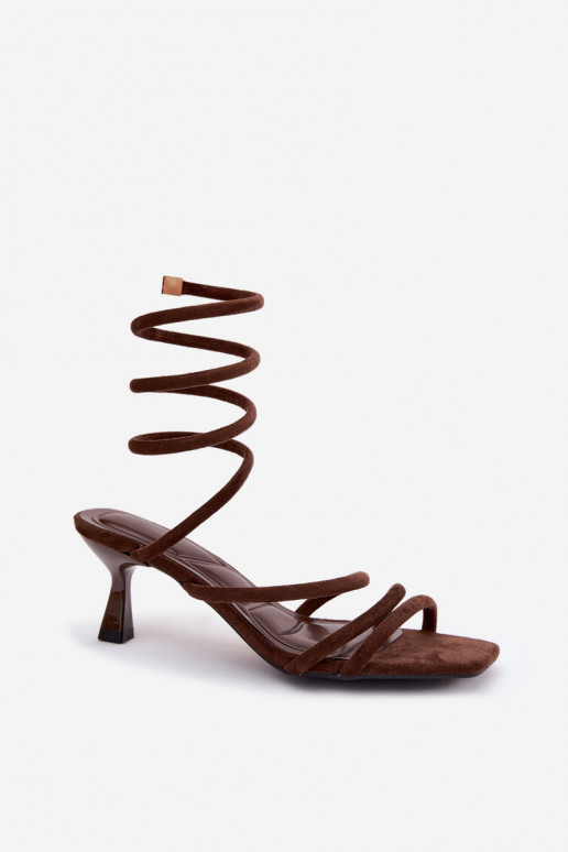 Dames sandalen met hakken en bandjes chocolade Samara
