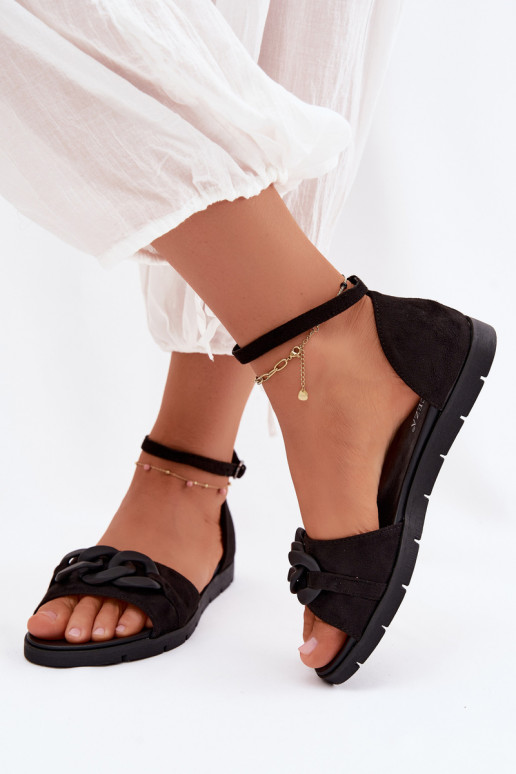 Platte sandalen voor dames met kettingen Vinceza 17320 zwarte kleur