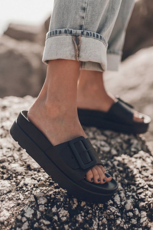 Zwarte dames slippers met platform en gespen Caramel