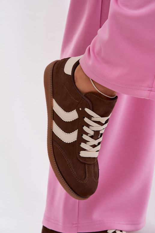 Chocolade dames sneakers in faux suede Jesavella