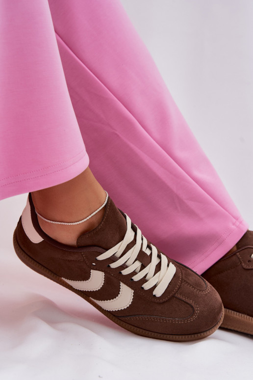 Chocolade dames sneakers in faux suede Jesavella