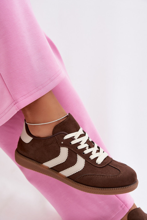 Chocolade dames sneakers in faux suede Jesavella