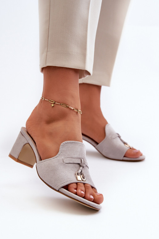 Dames slippers met kunstsuède hakken in grijze kleur Jemenna