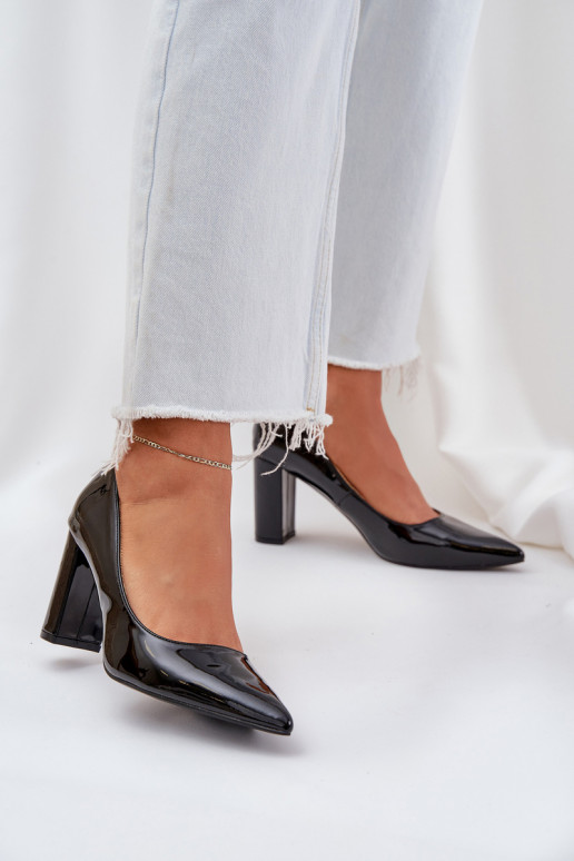 Zwarte schoenen met lakeffect op de kolom Kilanne