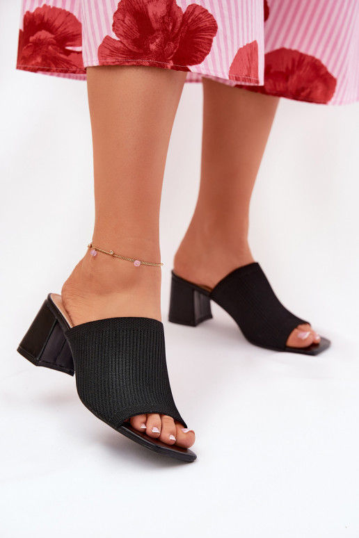 Dames slippers met hak op een blokhak in zwart INenilan