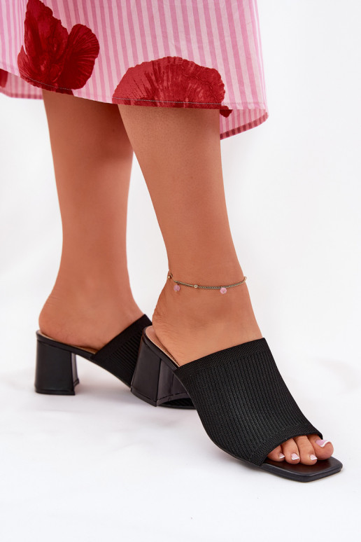 Dames slippers met hak op een blokhak in zwart INenilan