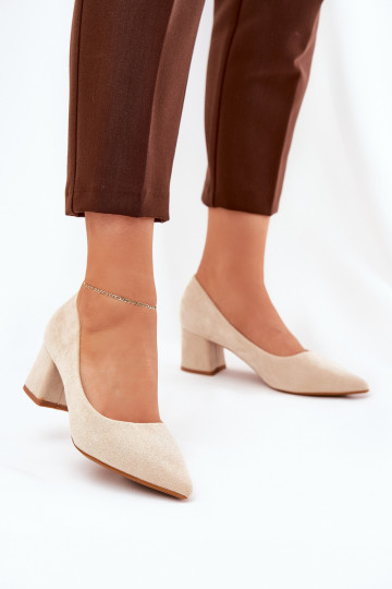 Dames schoenen met puntige neuzen en hakken in zand Merinette