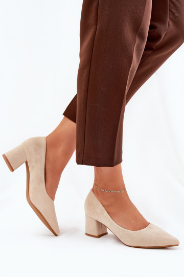 Dames schoenen met puntige neuzen en hakken in zand Merinette 2