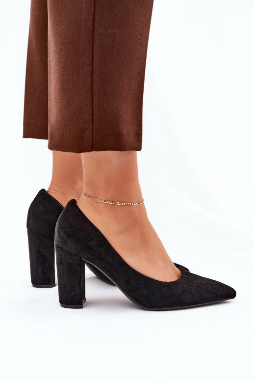 faux suede schoenen met hakken in zwart Ellinoria