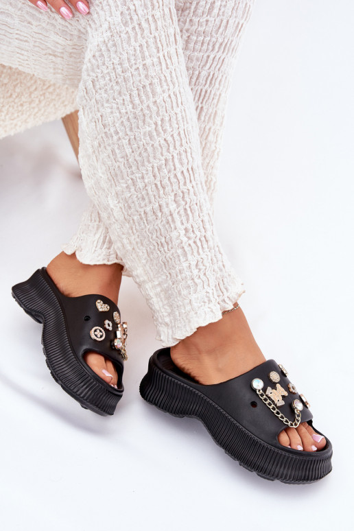 Lichte dames slippers met gouden details en clips in zwart Hortiana
