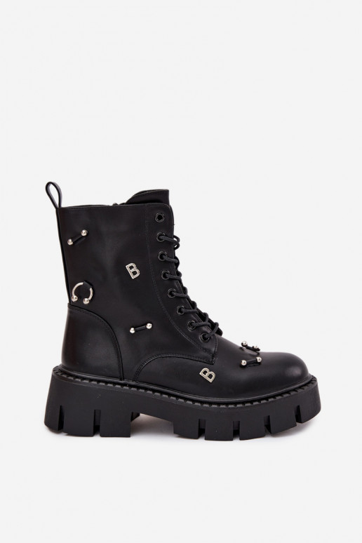 Dames werkschoenen met mooie details geïsoleerd in zwart Lunea