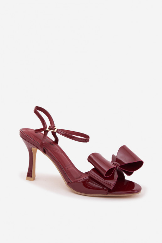 Bordeaux sandalen met lakeffect, dunne hakken en lintjes Noliva
