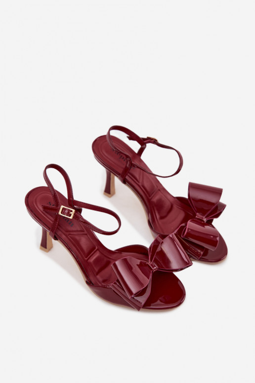Bordeaux sandalen met lakeffect, dunne hakken en lintjes Noliva