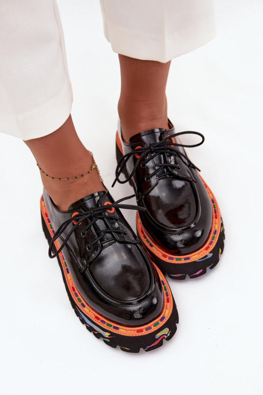 Zwarte leren schoenen met lakeffect Artiker 57C0176