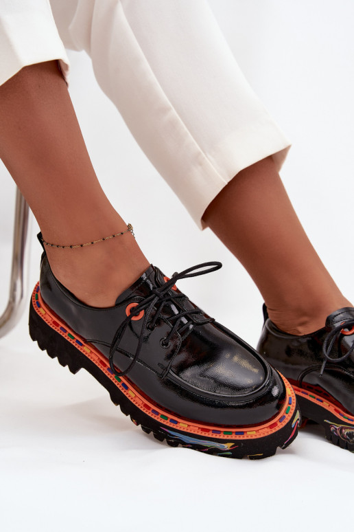 Zwarte leren schoenen met lakeffect Artiker 57C0176
