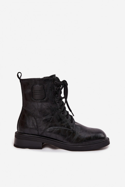 Zwarte laarzen voor vrouwen van faux leer met decoratieve details Tai turiciejka K7180-01