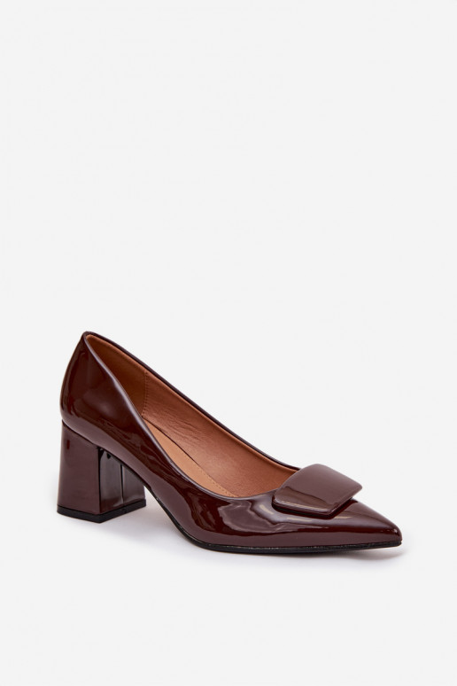 Lakken effect schoenen met hakken en ornamenten CzekoladoĮe Isoline