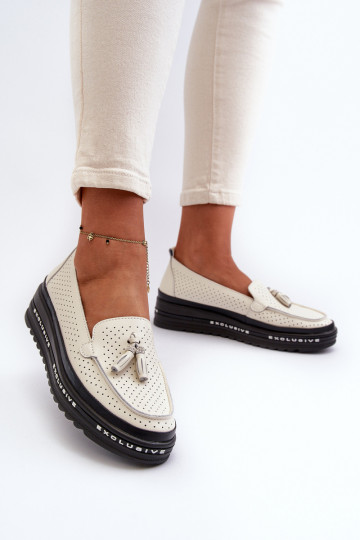 Dames mocassins van faux leather op een platform in zand Assetnima
