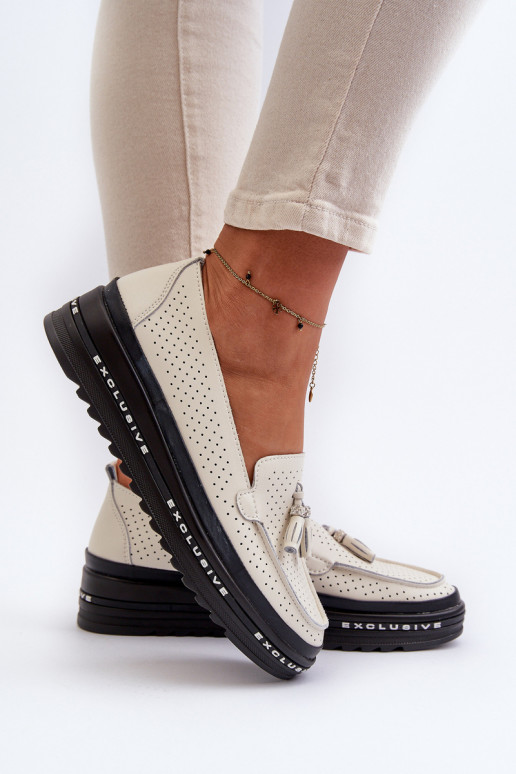 Dames mocassins van faux leather op een platform in zand Assetnima