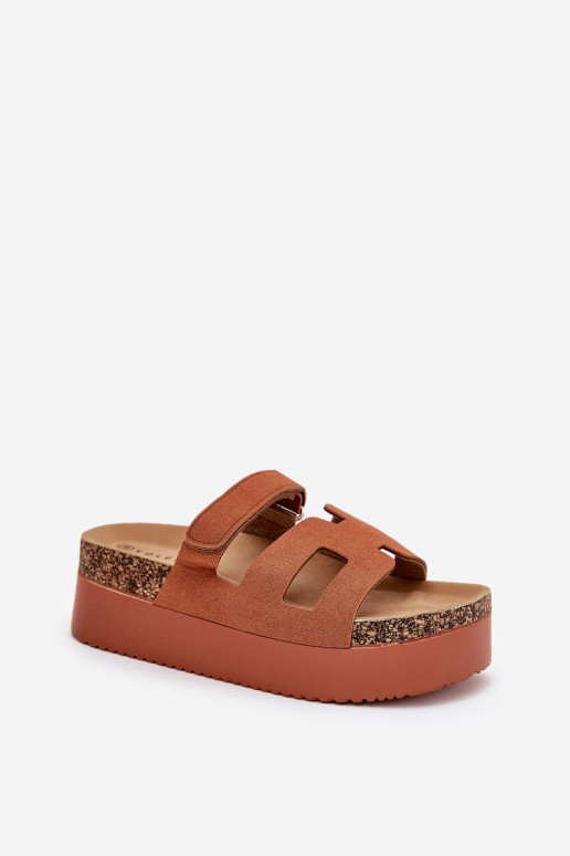 Slippers met platform in bruin Daldiva