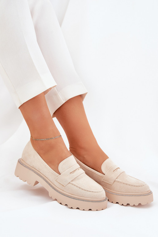 Zandkleurige damesmokassins van faux suede met glanzende oogjes Nilamla