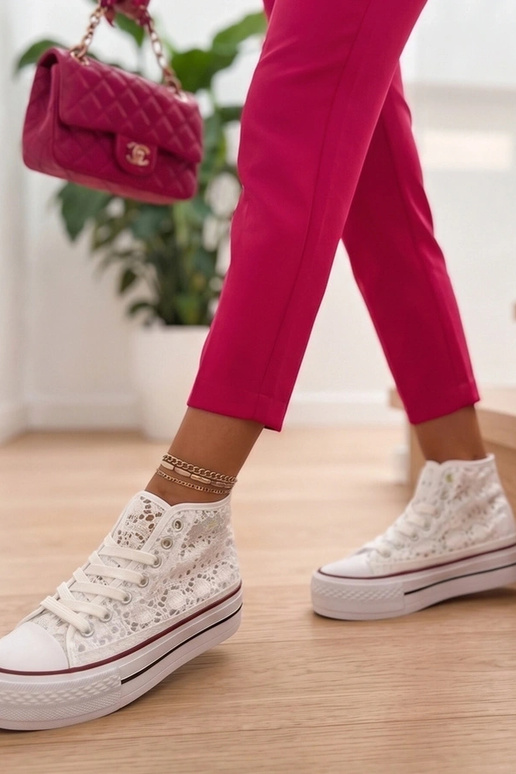 Witte geperforeerde enkelsneakers Piper