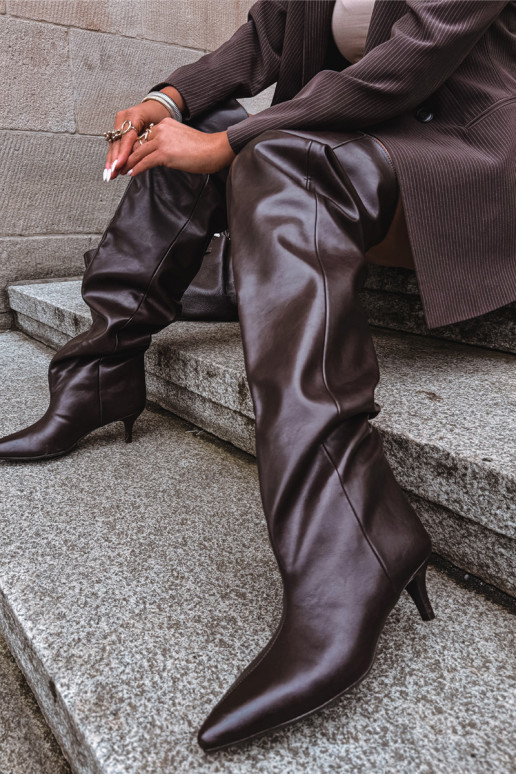 Dames kniehoog instaplaarzen met slanke hakken in chocolade Ysolienne